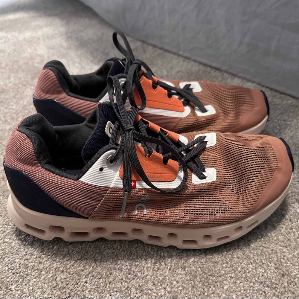 Women’s Size 9 ON cloud - CloudStratus